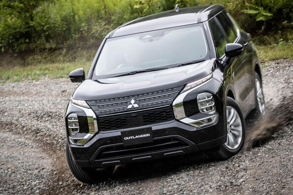 Recenzja Mitsubishi Outlander: połączenie elegancji i komfortu Zdjęcie 2