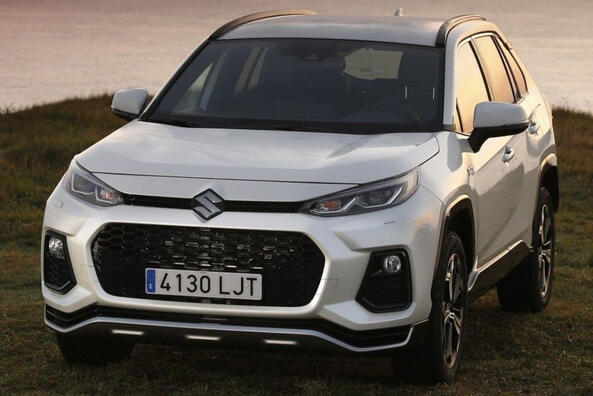 Przegląd hybrydowego crossovera z napędem na wszystkie koła Suzuki Across
