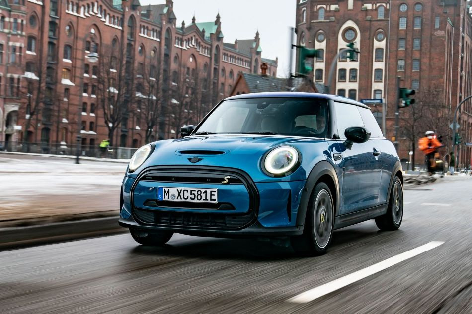 Przegląd kompaktowego elektrycznego hatchbacka MINI Hatchback Electric