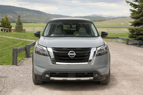 Recenzja piątej generacji SUV-a Nissan Pathfinder