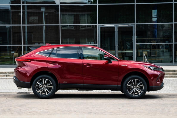 Recenzja drugiej generacji crossovera Toyota Venza