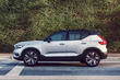 Crossover Volvo XC40 Recharge z elektrycznym napędem na wszystkie koła zdjęcia 4
