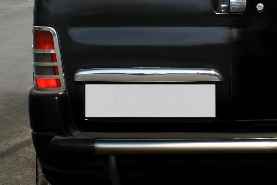 Peugeot Partner 1996-2008 Listwa chromowana nad tablicą rejestracyjną (2-drzwiowy, stal nierdzewna) Image