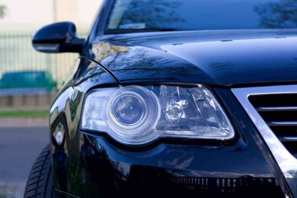 Jak przedłużyć żywotność reflektorów samochodowych