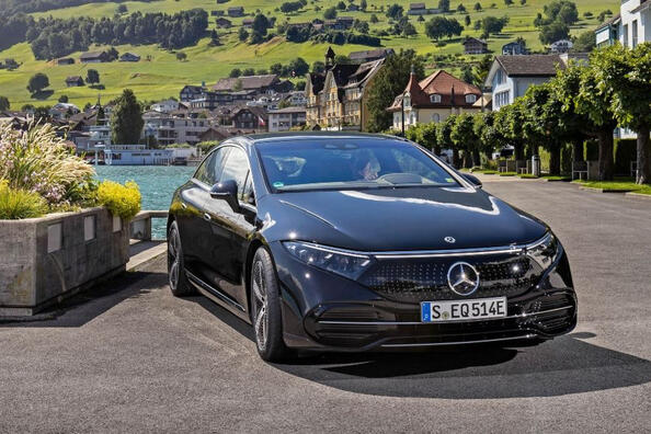 EQS: okręt flagowy samochodów elektrycznych Mercedes-Benz