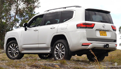 Toyota Land Cruiser 300 2021- Tylne lampy LED zdjęcia 2