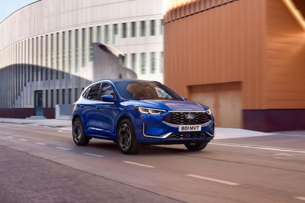 Ford Kuga 2024: unowocześniony design i technologia Zdjęcie 2