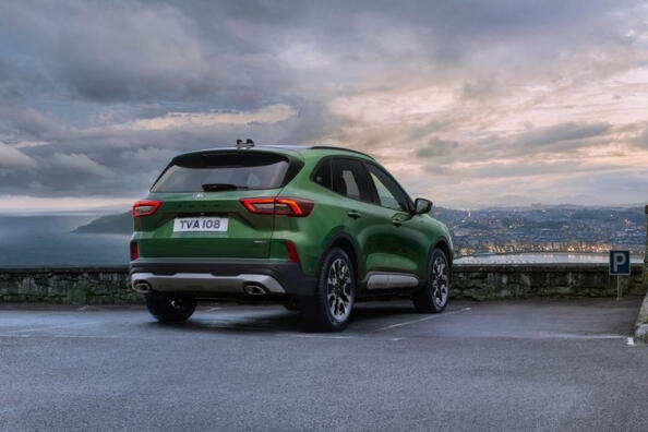 Ford Kuga 2024: unowocześniony design i technologia Zdjęcie 4