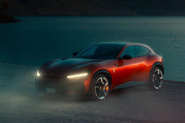 Recenzja sportowego crossovera z napędem na wszystkie koła Ferrari Purosangue Zdjęcie 2