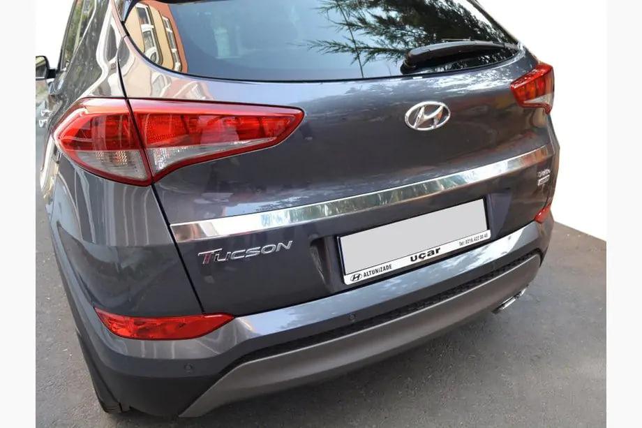 Hyundai Tucson TL 2016-2021 Wyprzedaż Listwa klapy bagażnika nad tablicą (2015–2018, górna, szeroka, stal nierdzewna) Image