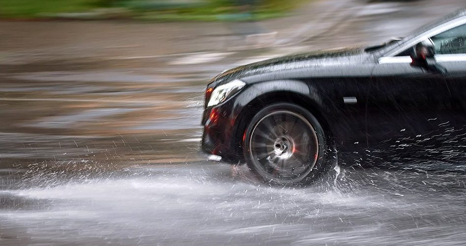 Jaki jest efekt aquaplaningu?
