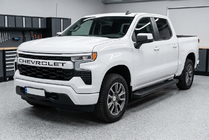Chevrolet Silverado 2019- Progi Boczné Allmond Black (2 szt., Aluminium) zdjęcia 1