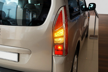 Peugeot Partner Tepee 2008-2018 Chromowane Nakładki na Lampy Tylne (2 szt, Stal Nierdzewna) Carmos zdjęcia 1