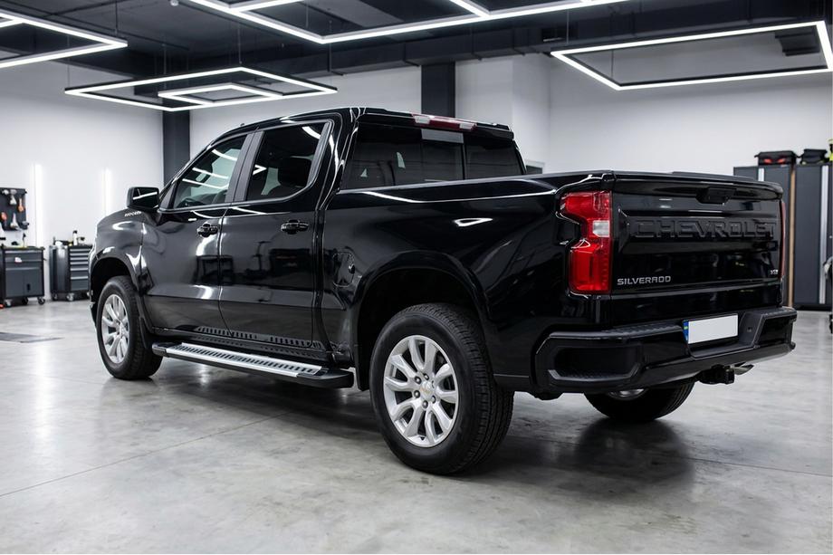 Chevrolet Silverado 2019- Progi Boczne Line (2 szt., Aluminium) Image