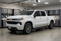 Chevrolet Silverado 2019- Progi Boczné Tayga Black (2 szt., Aluminium) zdjęcia 1