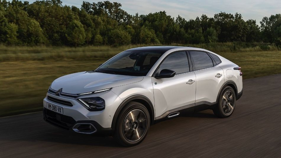 Recenzja elektrycznego crosssedana Citroen e-C4 X