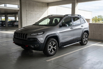Jeep Cherokee KL 2013- Progi Boczné RedLine V1 (2 szt., Aluminium) zdjęcia 1