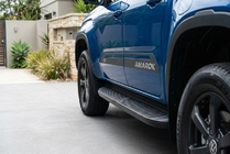 Volkswagen Amarok 2022- Progi Boczné Tayga Black (2 szt., Aluminium) zdjęcia 1