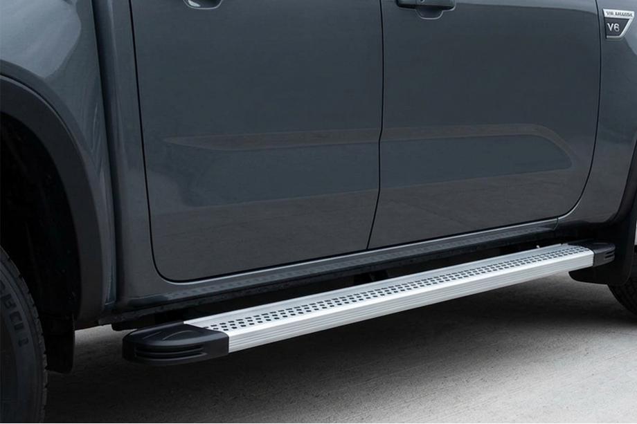 Volkswagen Amarok 2022- Progi Boczne Maya V2 (2 szt., Aluminium) Image