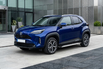 Toyota Yaris/Yaris Cross (XP210) 2020- Progi Boczné Shining V1 (2 szt., Aluminium) zdjęcia 1