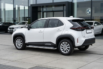 Toyota Yaris/Yaris Cross (XP210) 2020- Progi Boczné Maydos V2 (2 szt., Aluminium) zdjęcia 1