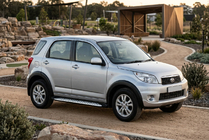 Daihatsu Terios 2006-2017 Progi Boczné Shining V1 (2 szt., Aluminium) zdjęcia 1