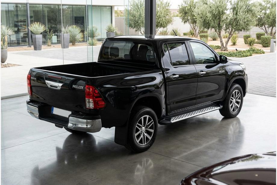 Toyota Hilux 2015- Progi Boczné Shining V1 (2 szt., Aluminium) Image