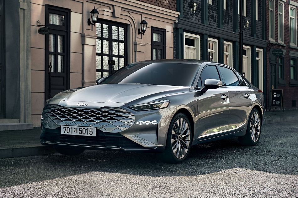KIA K8: flagowy sedan z ambicjami