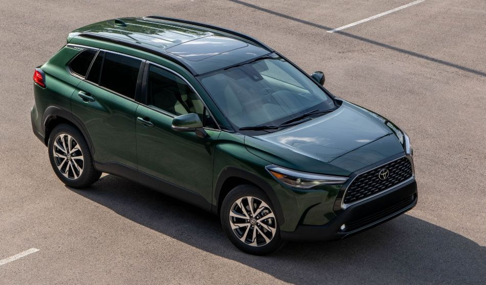 Toyota Corolla Cross: recenzja kompaktowego miejskiego crossovera