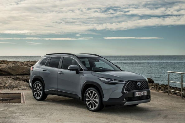 Toyota Corolla Cross: recenzja kompaktowego miejskiego crossovera