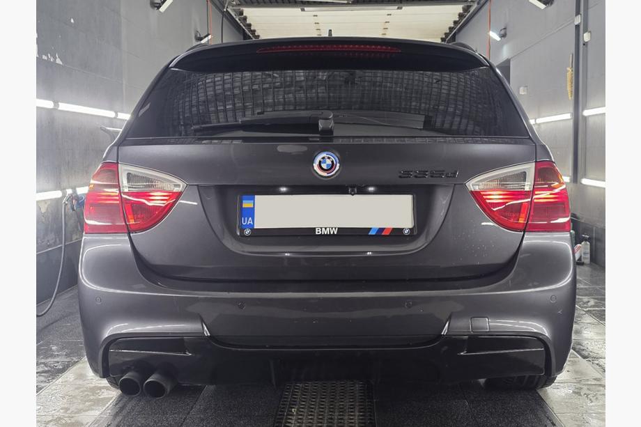 BMW 3 Series E90/E91 2005-2011 Emblemat Jubileuszowy 74mm (tyl) Image