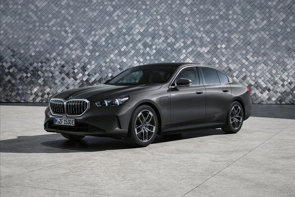 BMW serii 5: biznesowy sedan nowej generacji