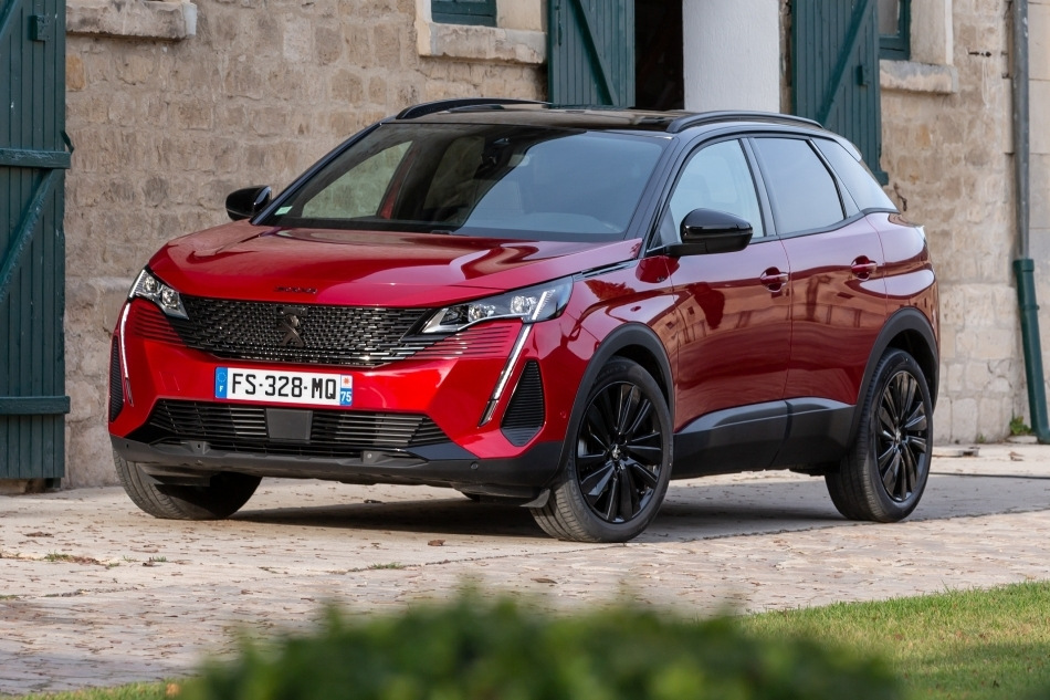 Recenzja zaktualizowanego crossovera Peugeot 3008 drugiej generacji