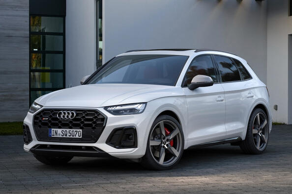Recenzja zaktualizowanego sportowego crossovera Audi SQ5