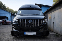 Mercedes Sprinter W907/W910 2018- Przedni zderzak z grillem V2 (AMG) zdjęcia 1
