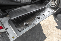 Toyota Land Cruiser 200 2007-2021 Zestaw wstawek do bagażnika ze stali nierdzewnej zdjęcia 1
