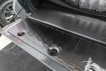 Toyota Land Cruiser 200 2007-2021 Zestaw wstawek do bagażnika ze stali nierdzewnej zdjęcia 2