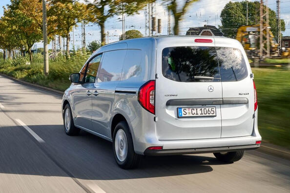 Przegląd kompaktowego miejskiego vana Mercedes-Benz Citan Furgon Zdjęcie 4