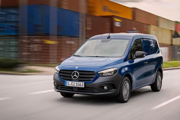 Przegląd kompaktowego miejskiego vana Mercedes-Benz Citan Furgon Zdjęcie 3