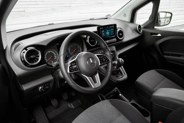 Przegląd kompaktowego miejskiego vana Mercedes-Benz Citan Furgon Zdjęcie 6