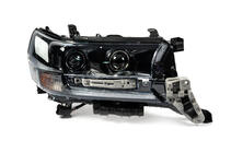 Toyota Land Cruiser 200 2007-2021 Reflektor przedni prawy 2016+ (Executive) zdjęcia 1