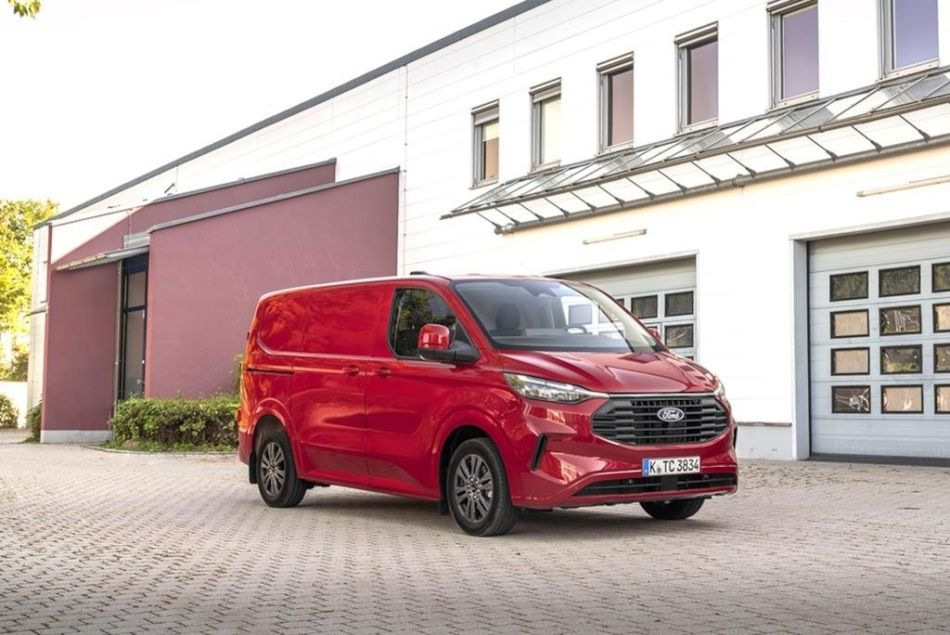 Ford Transit Custom II generacja: niezawodny pomocnik w biznesie