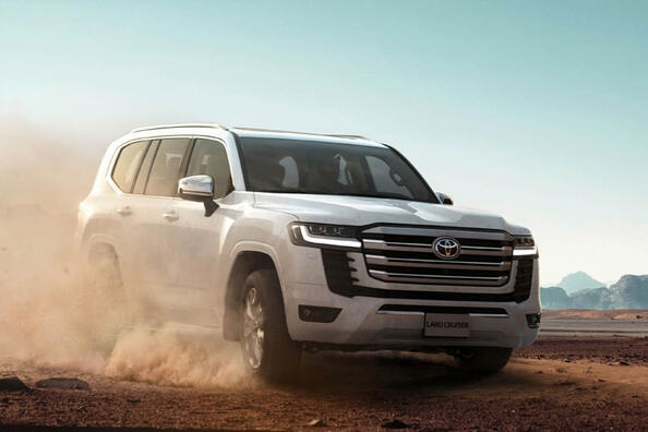 Toyota Land Cruiser 300: recenzja legendarnego SUV-a