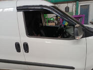 Fiat Doblo II 2010-2022 Deflektory Okien (2 szt., Sunplex Sport) zdjęcia 2