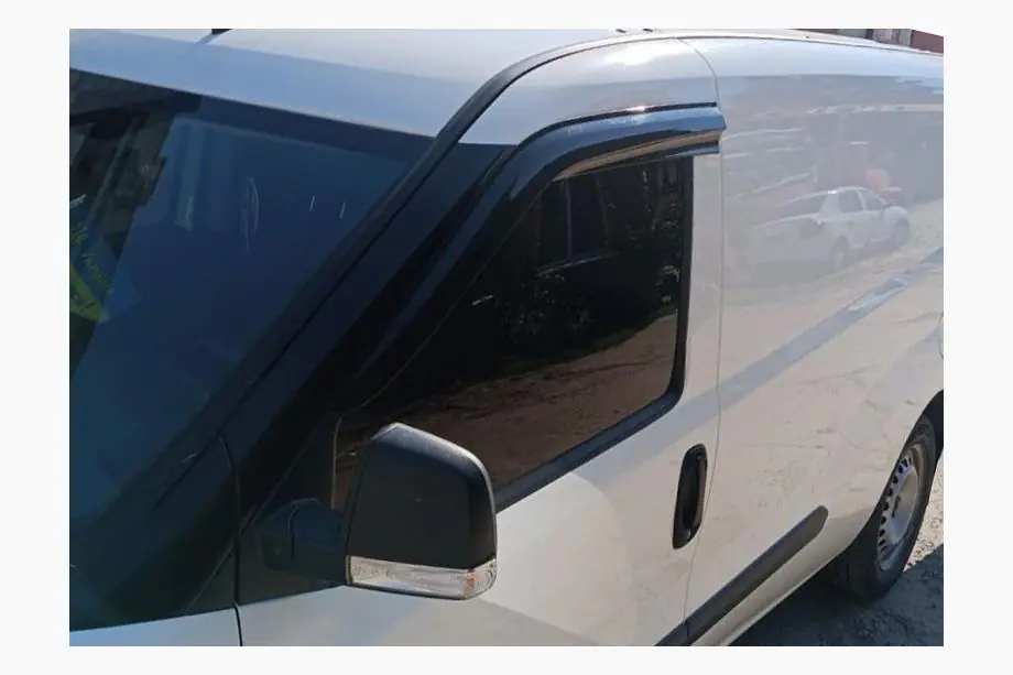 Opel Combo 2012-2018 Deflektory Okien (2 szt., Sunplex Sport) Image