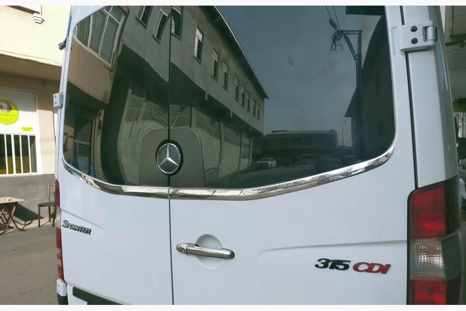 Mercedes Sprinter W906 2006–2018 Listwa tylnej szyby Carmos (2 szt, stal nierdzewna) Image