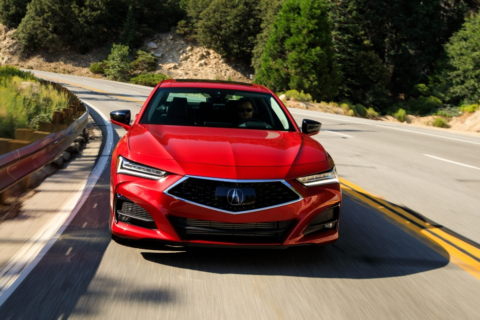 Generacja Acura TLX II: sedan o statusie premium