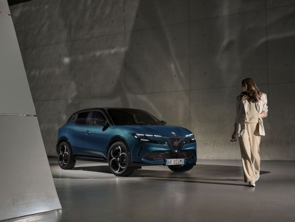 Recenzja crossovera Alfa Romeo Junior 2024