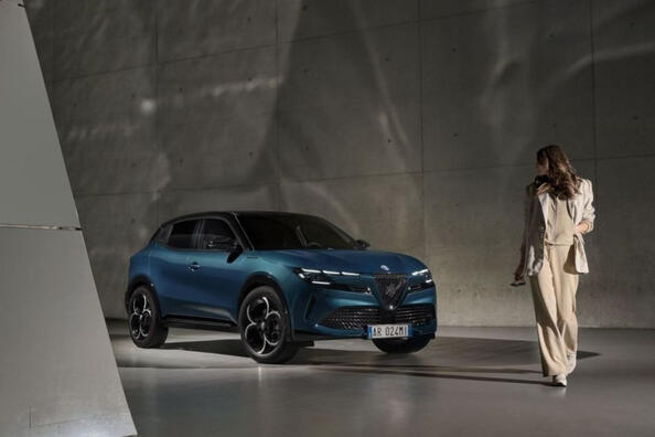 Recenzja crossovera Alfa Romeo Junior 2024