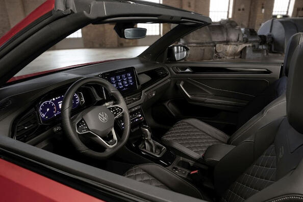 Volkswagen T-Roc Cabriolet: wiatr wolności za kierownicą crossovera Zdjęcie 5